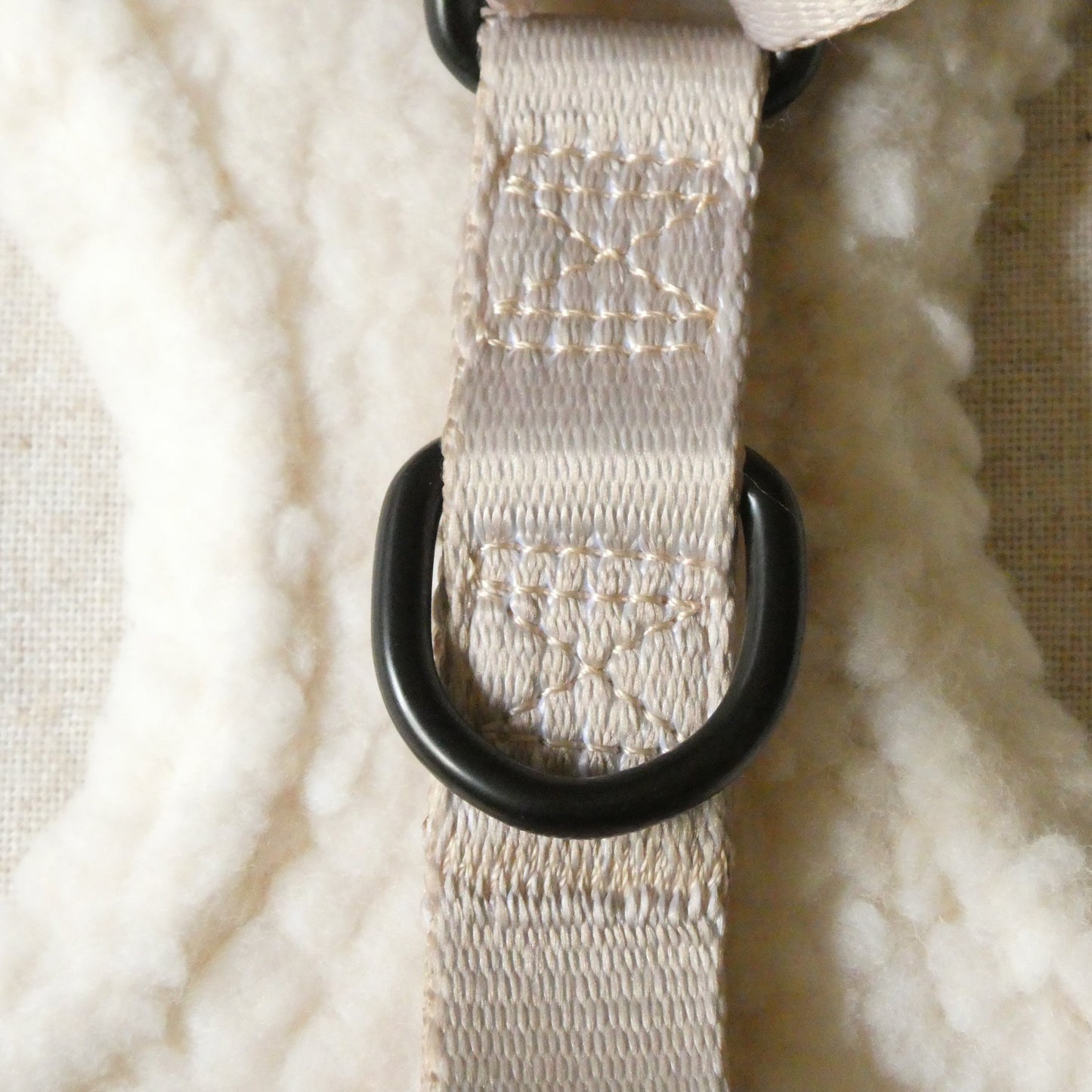 Exclusief: Harnas - Beige Bont